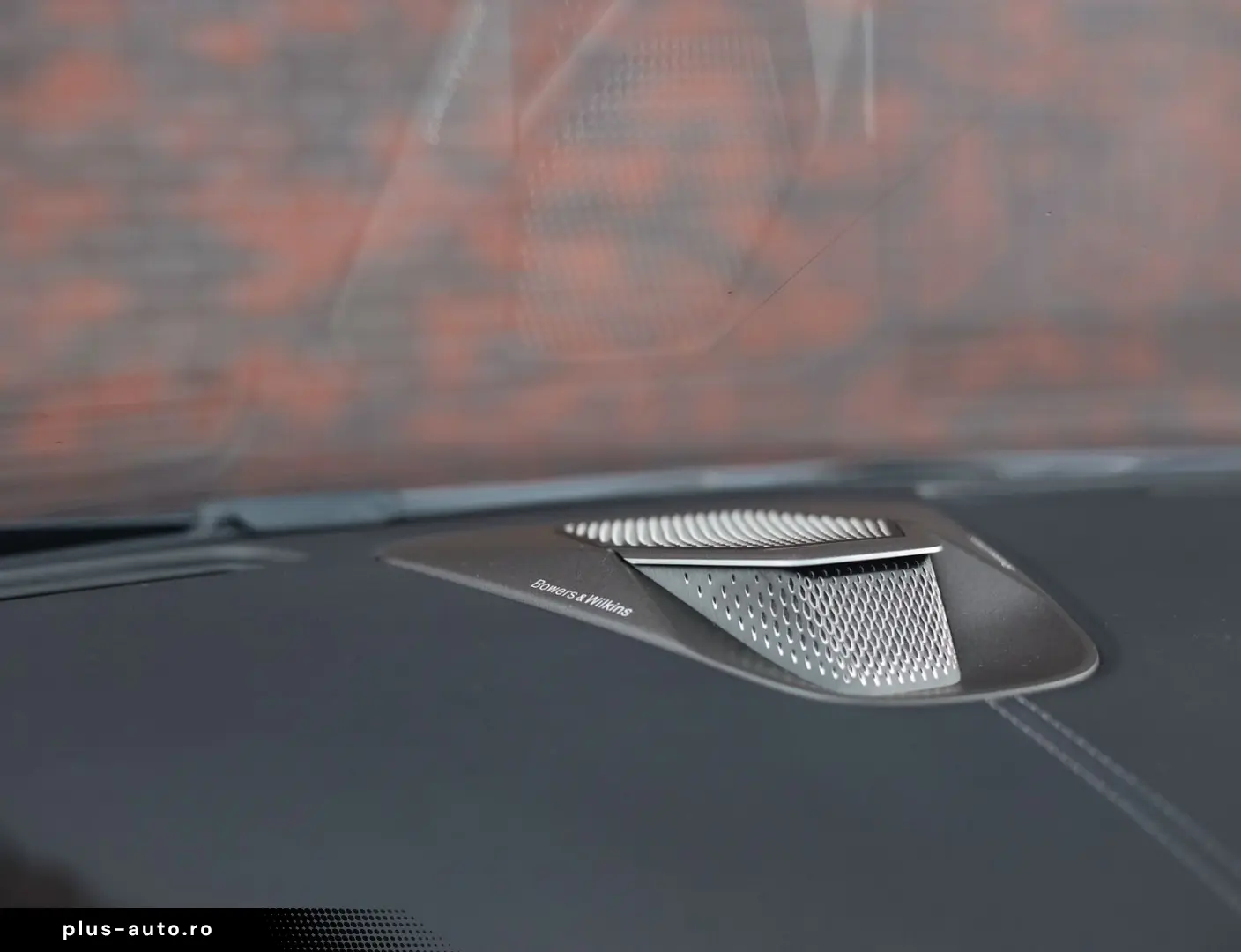 ASTON MARTIN Vanquish 5.2 V12   Q Epsilon Black - B&W