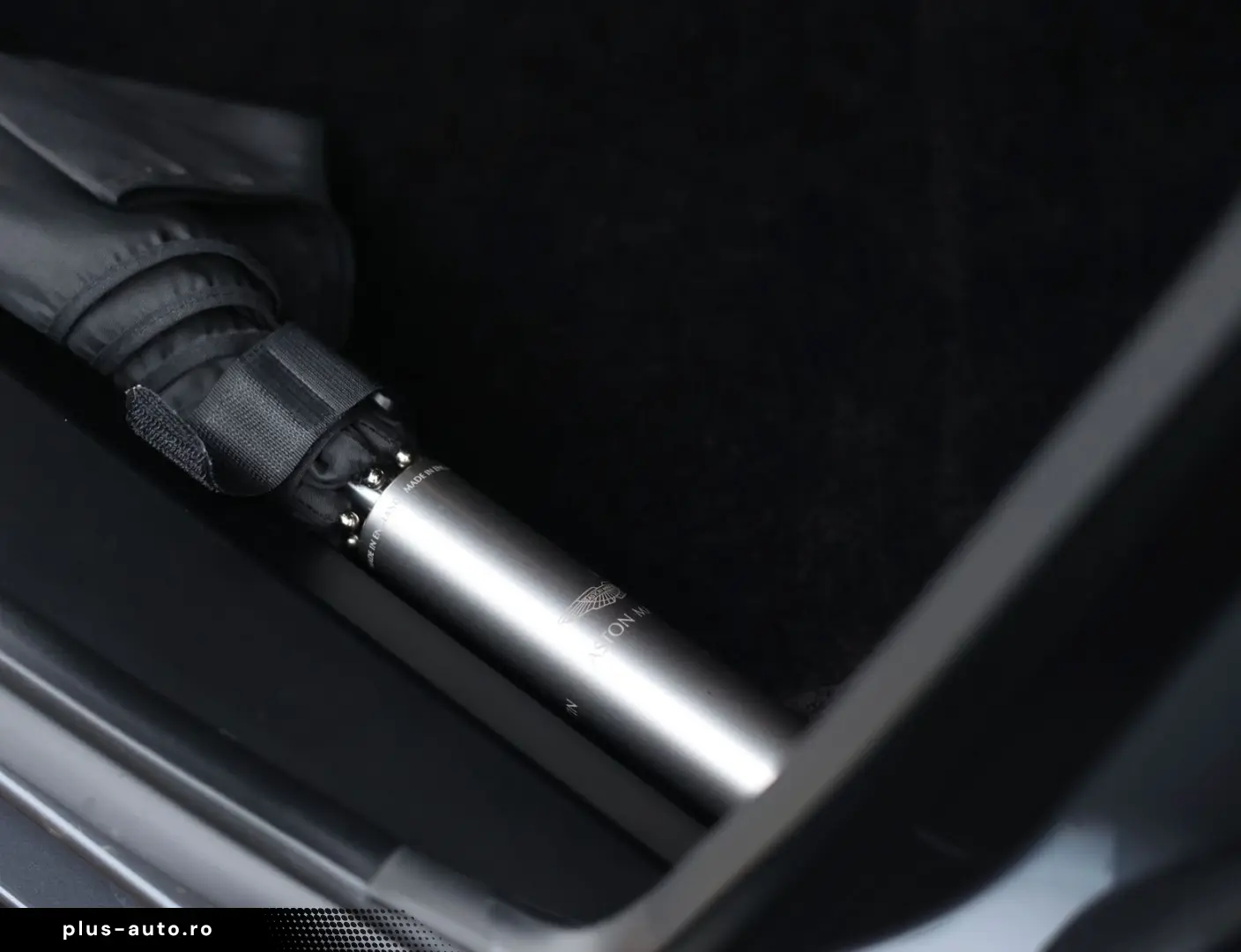 ASTON MARTIN Vanquish 5.2 V12   Q Epsilon Black - B&W