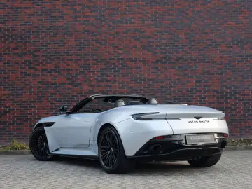 ASTON MARTIN DB12 4.0 V8 Volante   Carbon - Bowers Wilkins
