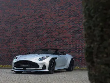 ASTON MARTIN DB12 4.0 V8 Volante   Carbon - Bowers Wilkins