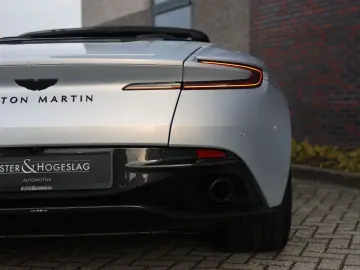ASTON MARTIN DB12 4.0 V8 Volante   Carbon - Bowers Wilkins