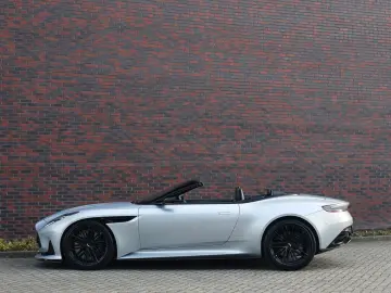 ASTON MARTIN DB12 4.0 V8 Volante   Carbon - Bowers Wilkins