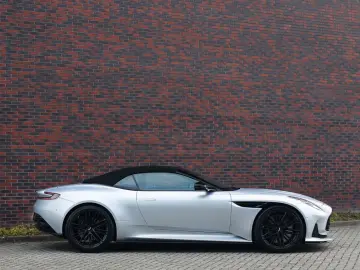 ASTON MARTIN DB12 4.0 V8 Volante   Carbon - Bowers Wilkins