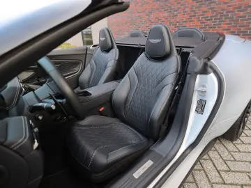 ASTON MARTIN DB12 4.0 V8 Volante   Carbon - Bowers Wilkins