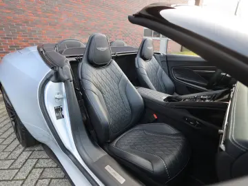 ASTON MARTIN DB12 4.0 V8 Volante   Carbon - Bowers Wilkins