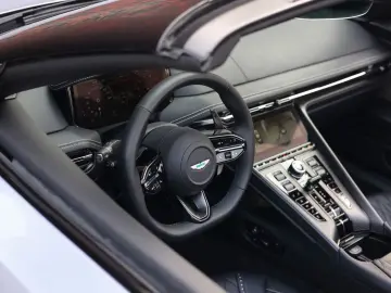 ASTON MARTIN DB12 4.0 V8 Volante   Carbon - Bowers Wilkins