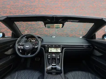 ASTON MARTIN DB12 4.0 V8 Volante   Carbon - Bowers Wilkins