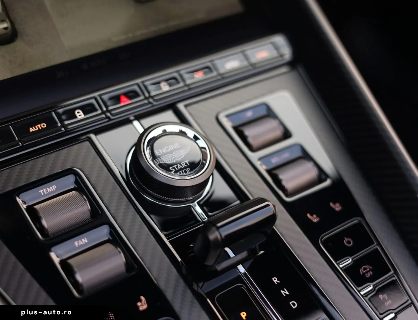 ASTON MARTIN DB12 4.0 V8 Volante   Carbon - Bowers Wilkins