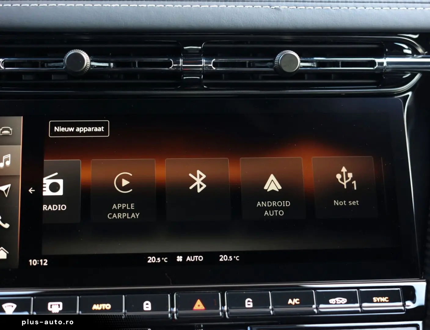 ASTON MARTIN DB12 4.0 V8 Volante   Carbon - Bowers Wilkins