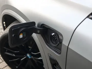 BMW X5 50e xDrive   M Performance - Sky - AHK