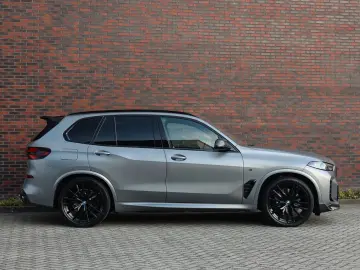 BMW X5 50e xDrive   M Performance - Sky - AHK