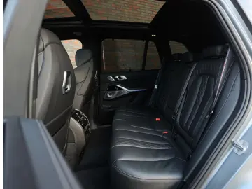 BMW X5 50e xDrive   M Performance - Sky - AHK