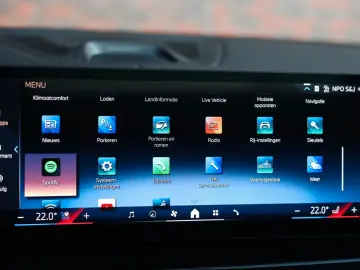 BMW X5 50e xDrive   M Performance - Sky - AHK