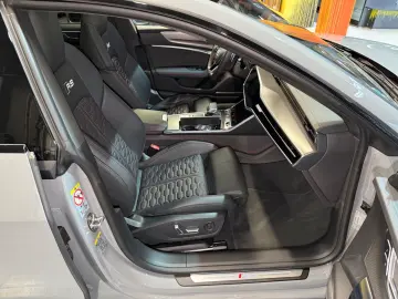 AUDI RS7 Sportback 4.0 TFSI quattro~HEAD-UP~PANO~MATR