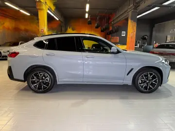 BMW X4 xDrive 20i M Sport~AHK~KAMERA 360 ~LEDER~