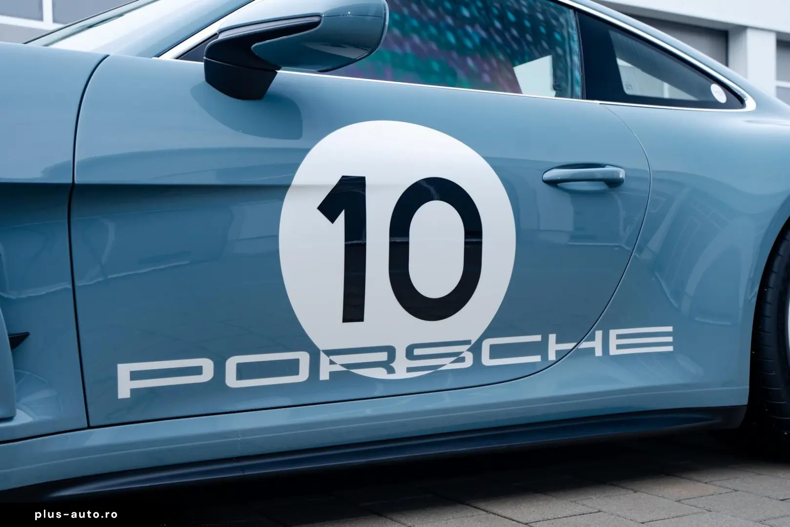 PORSCHE 992 S T   1. Hand   Lift   Heritage