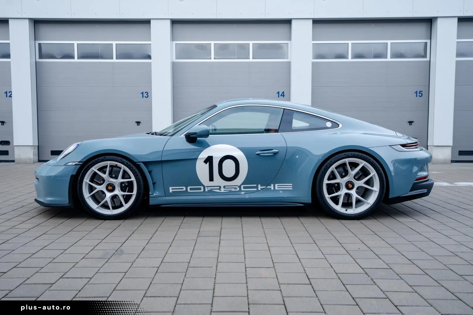 PORSCHE 992 S T   1. Hand   Lift   Heritage