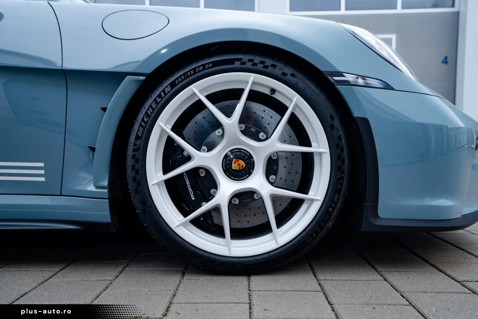 PORSCHE 992 S T   1. Hand   Lift   Heritage