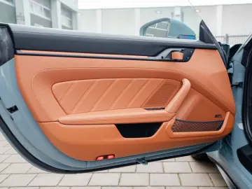 PORSCHE 992 S T   1. Hand   Lift   Heritage