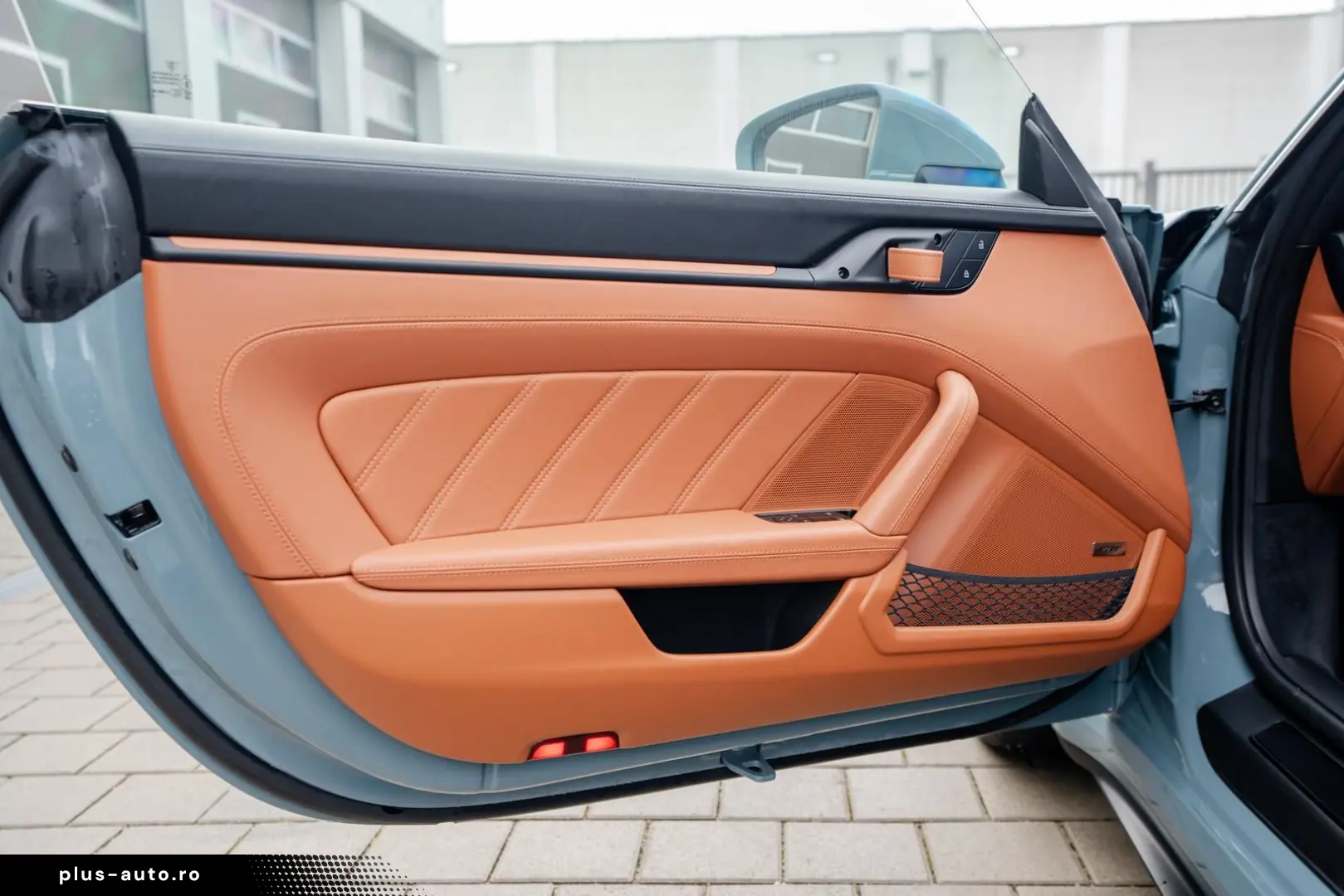 PORSCHE 992 S T   1. Hand   Lift   Heritage