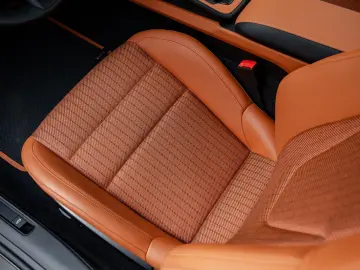 PORSCHE 992 S T   1. Hand   Lift   Heritage