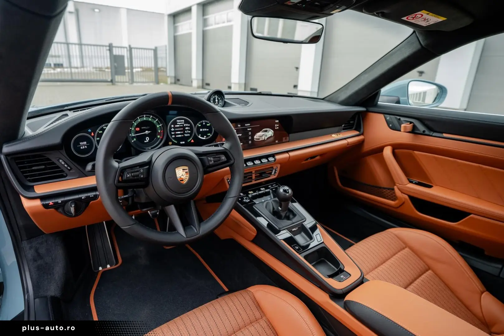 PORSCHE 992 S T   1. Hand   Lift   Heritage