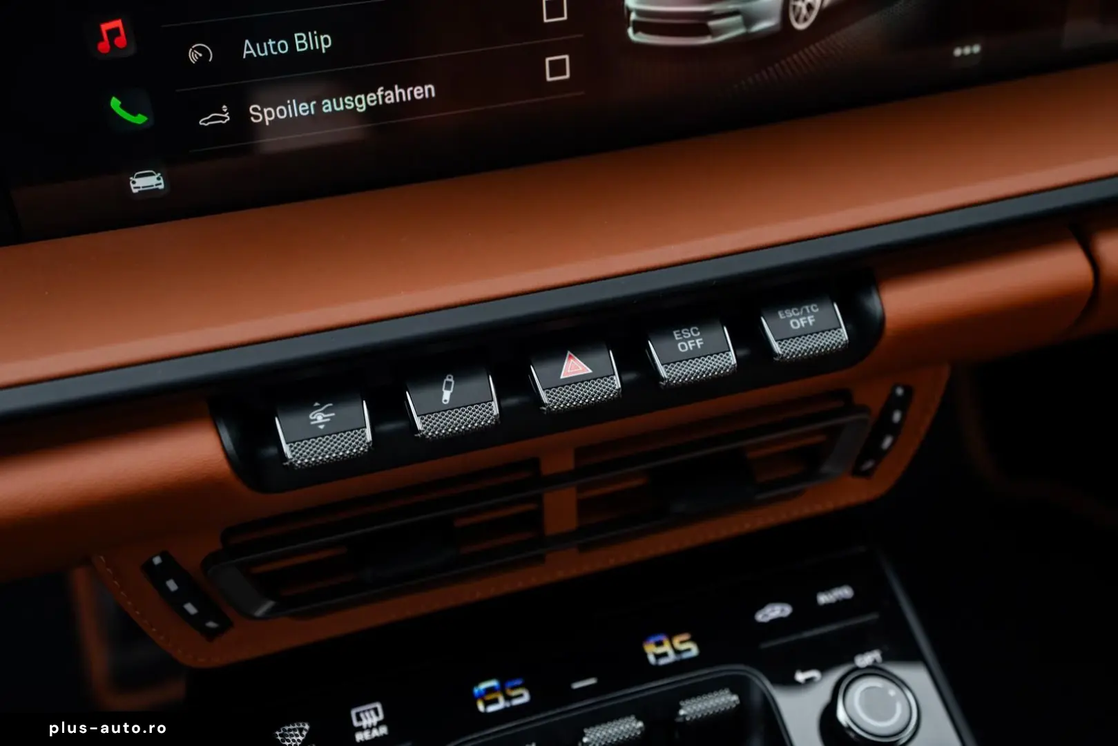 PORSCHE 992 S T   1. Hand   Lift   Heritage