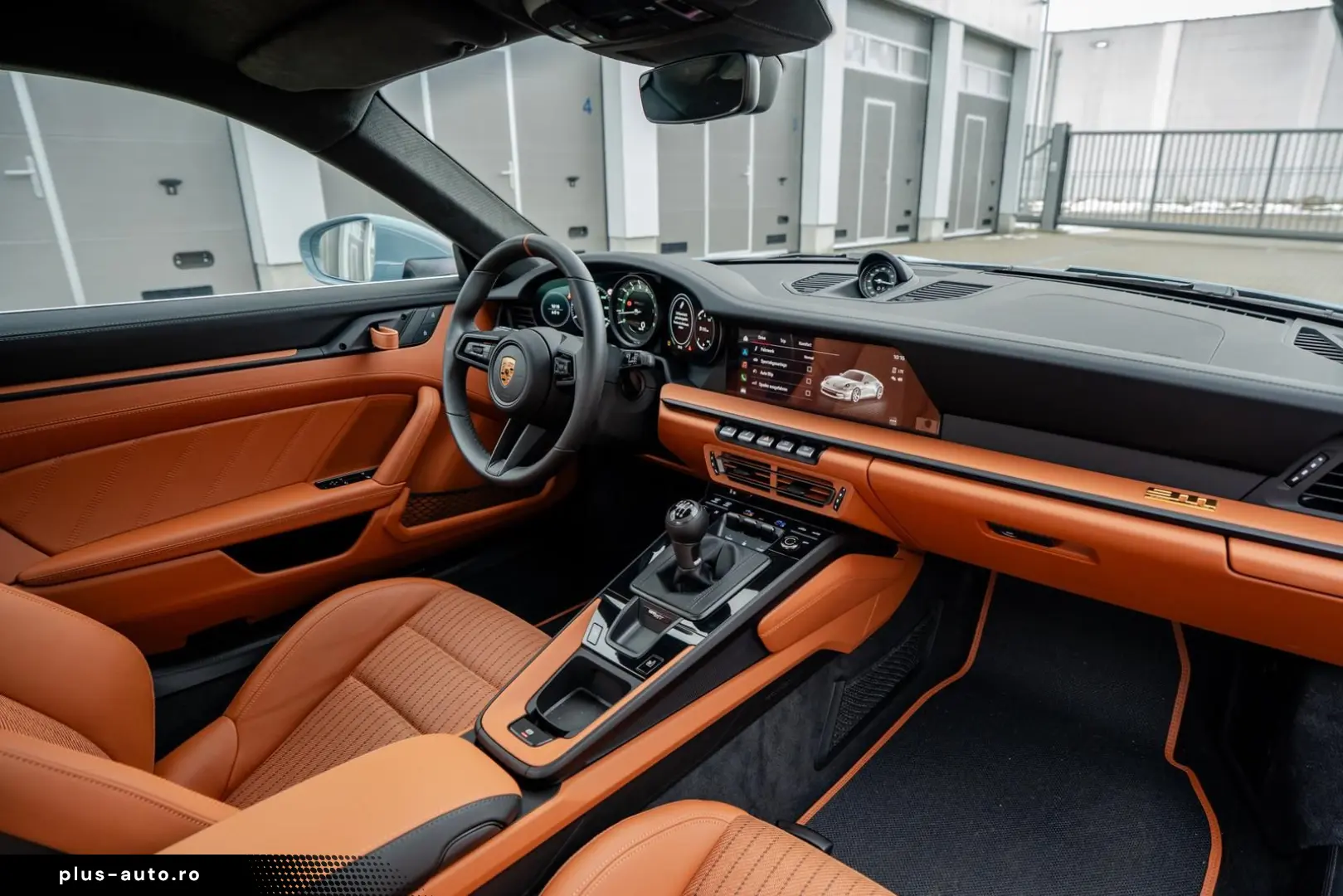 PORSCHE 992 S T   1. Hand   Lift   Heritage