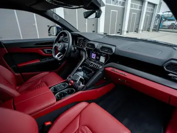 LAMBORGHINI Urus   1. Hand   Q-Citura   HUD   B&O