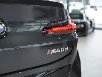 BMW X4 M40 d  1.H  AHK  Pano  H-UP  Memory  H&K