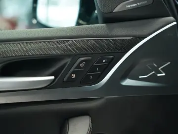 BMW X4 M40 d  1.H  AHK  Pano  H-UP  Memory  H&K