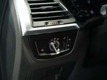 BMW X4 M40 d  1.H  AHK  Pano  H-UP  Memory  H&K