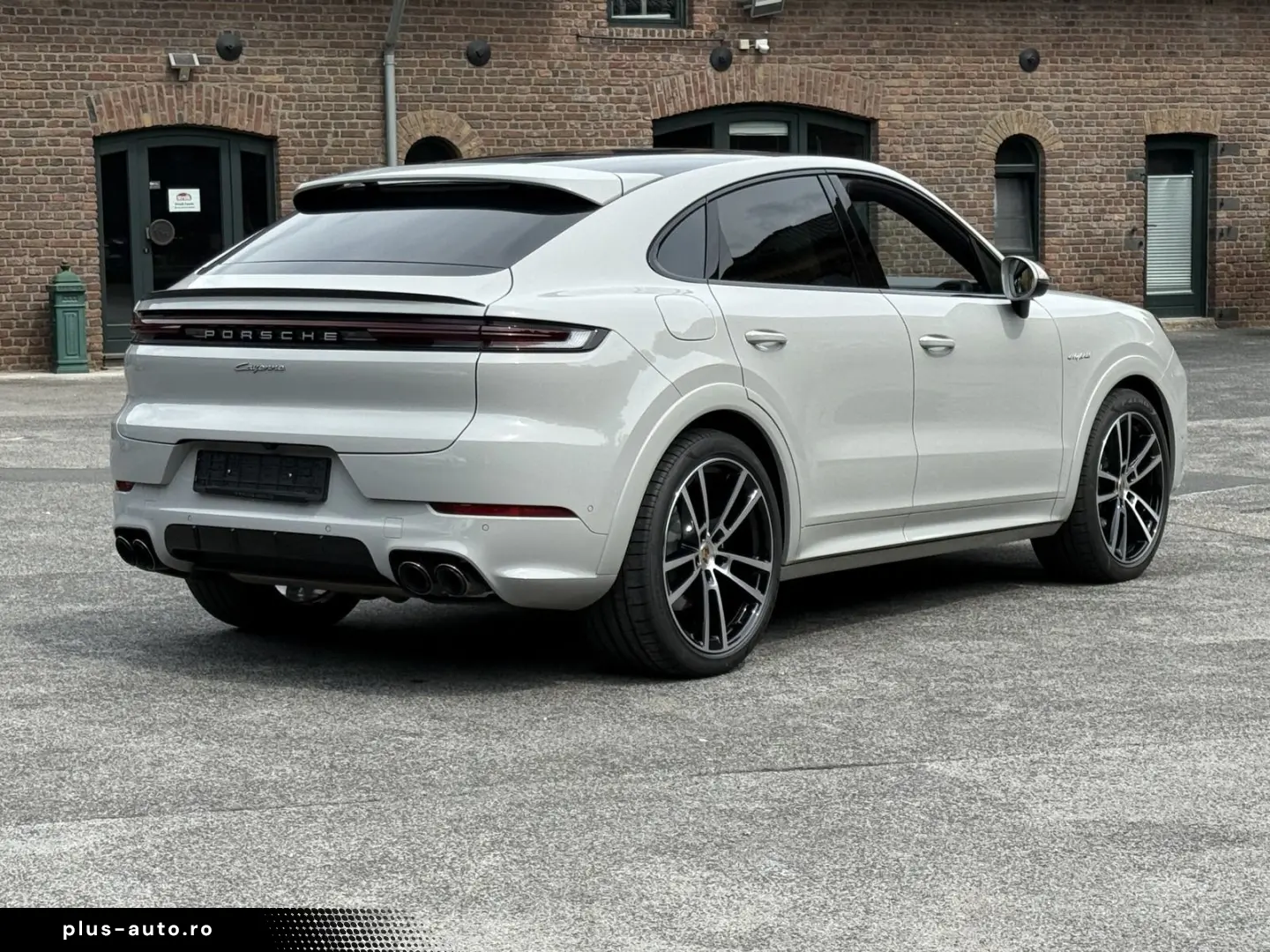 PORSCHE Cayenne E-Hybrid  Coupe KREIDE-BEIGE SPORTDESIGN