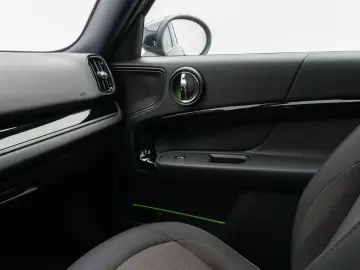 MINI Cooper SE Countryman ALL4 Kamera DAB Navi