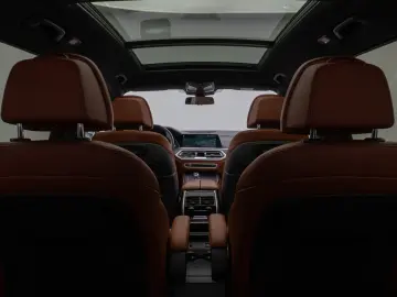 BMW X7 M50i Panorama Laser 360 HUD H K SoftCl 22Zoll