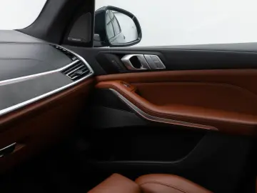 BMW X7 M50i Panorama Laser 360 HUD H K SoftCl 22Zoll