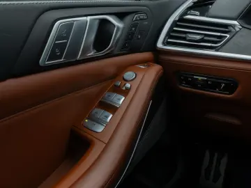 BMW X7 M50i Panorama Laser 360 HUD H K SoftCl 22Zoll