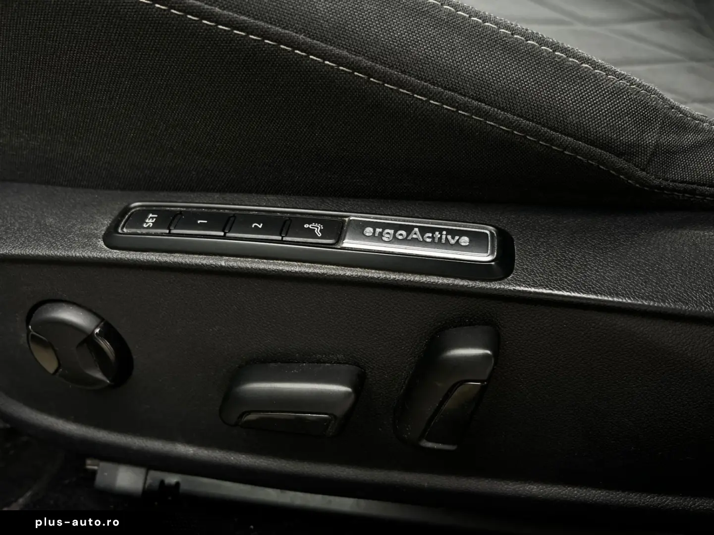 Volkswagen Golf Gen-Viii-2020