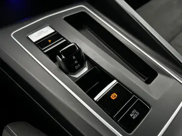 Volkswagen Golf Gen-Viii-2020