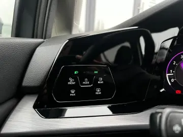 Volkswagen Golf Gen-Viii-2020