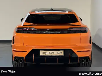 LAMBORGHINI URUS SE AKRAPOVIC B&O MASSAGE PANORAMA