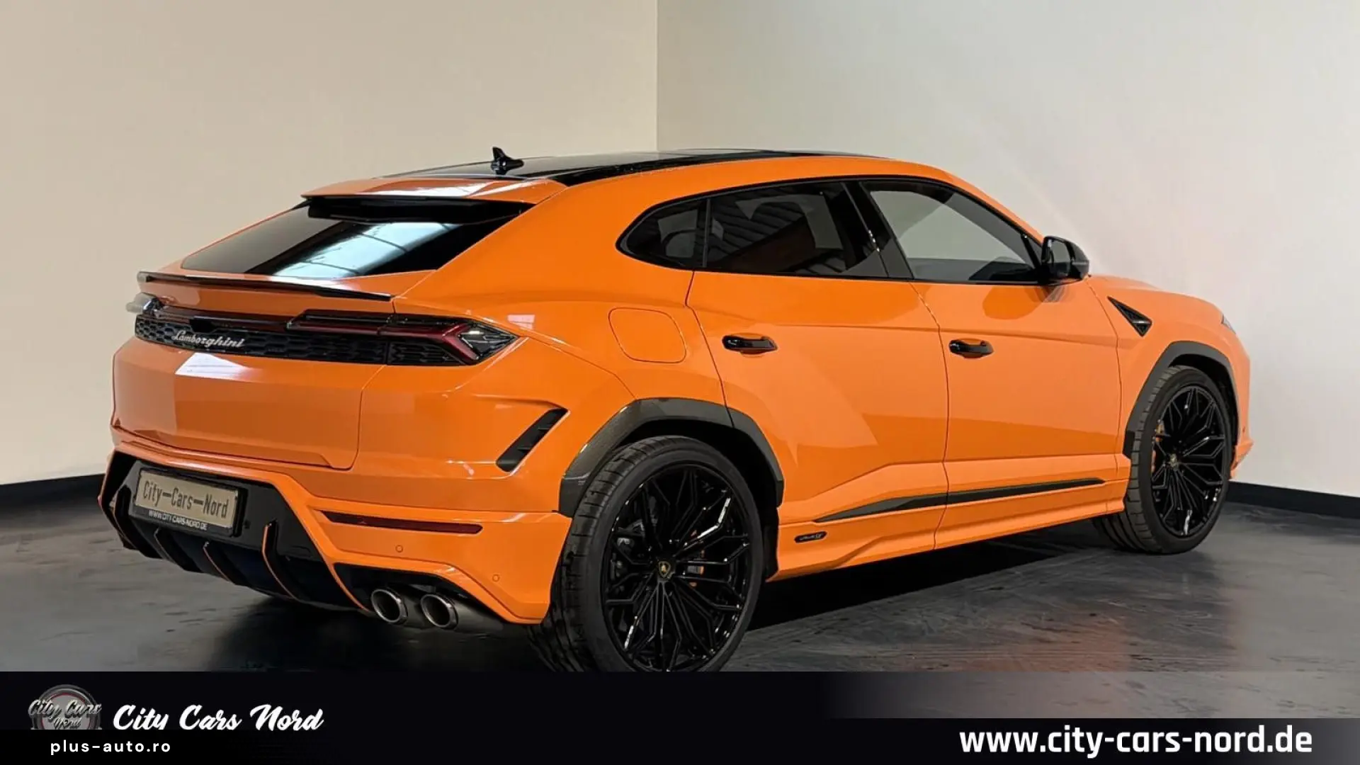 LAMBORGHINI URUS SE AKRAPOVIC B&O MASSAGE PANORAMA
