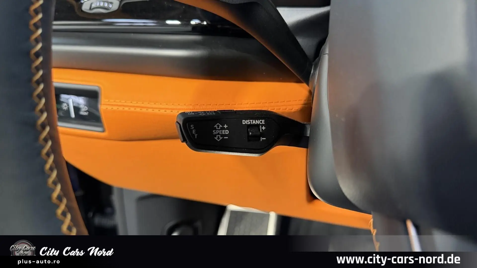 LAMBORGHINI URUS SE AKRAPOVIC B&O MASSAGE PANORAMA