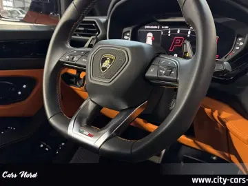 LAMBORGHINI URUS SE AKRAPOVIC B&O MASSAGE PANORAMA
