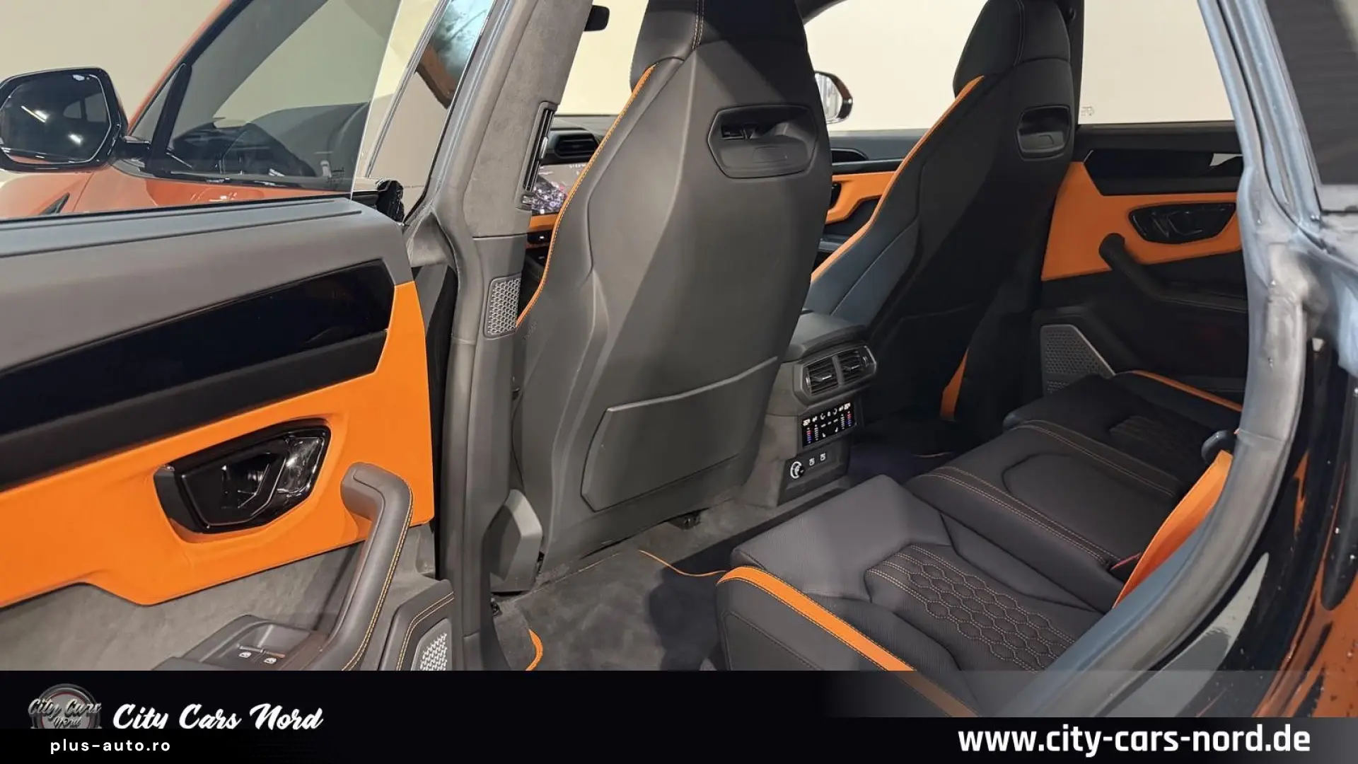 LAMBORGHINI URUS SE AKRAPOVIC B&O MASSAGE PANORAMA
