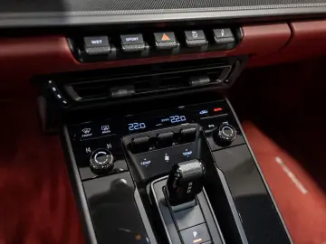 PORSCHE 911 3.0 Carrera LED