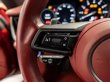 PORSCHE 911 3.0 Carrera LED