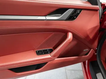 PORSCHE 911 3.0 Carrera LED