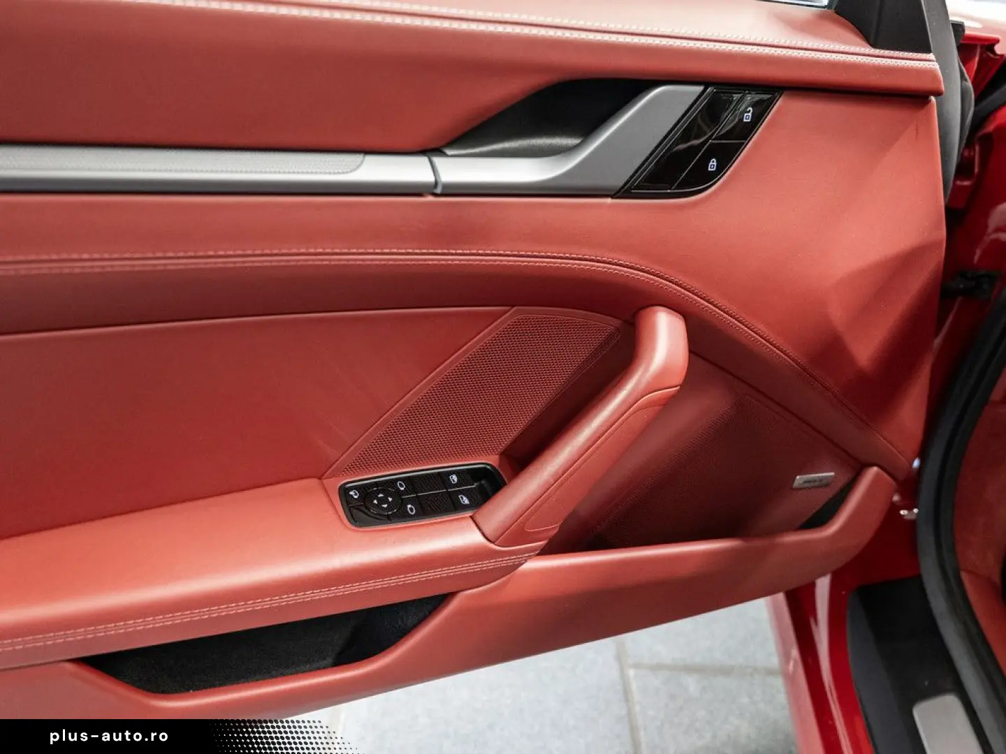 PORSCHE 911 3.0 Carrera LED