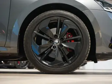 SKODA Octavia RS 2.0TDI 4X4 LED DSG TOW HUD